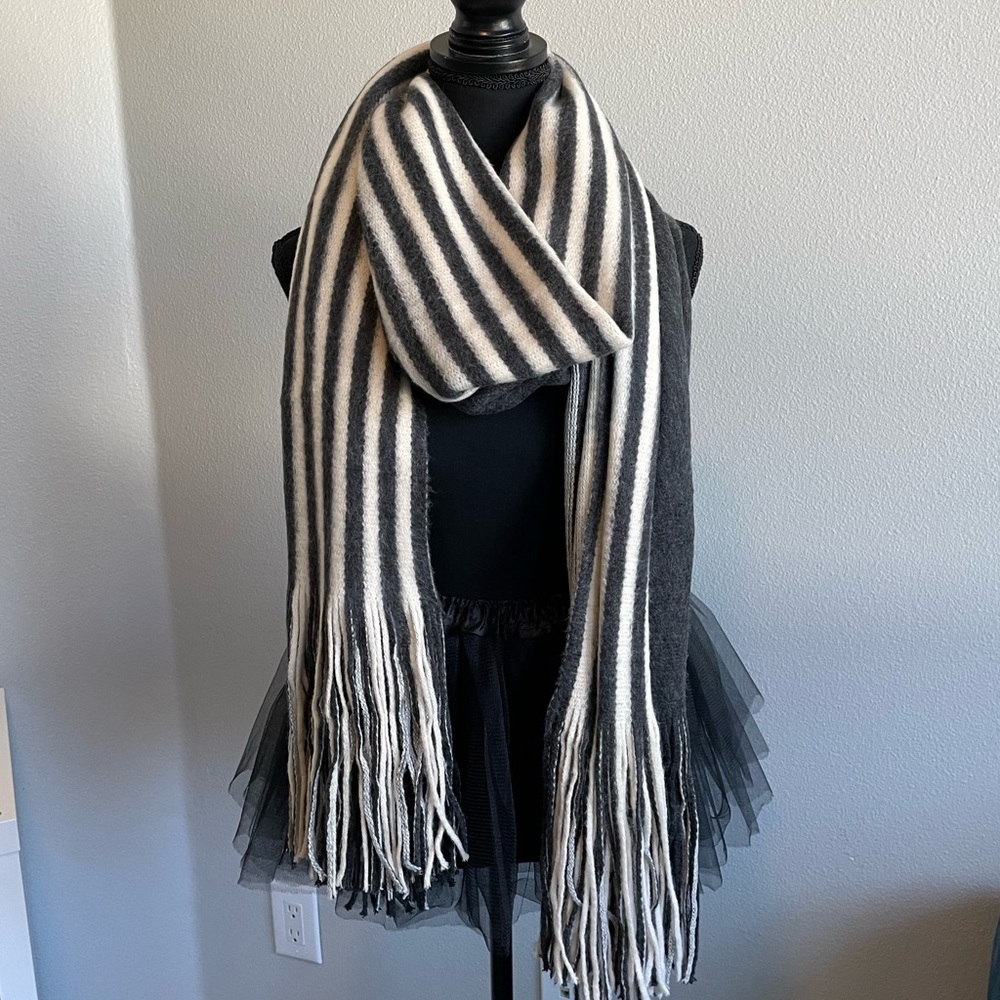 Plush grey and cream striped scarf with fringe, warm but not itchy, like new, OS